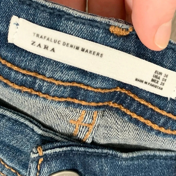 Zara Women’s Skinny Jeans Distressed Ripped Knees Dark Wash Denim high rise - Picture 7 of 13